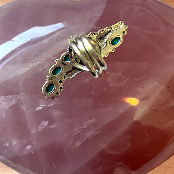 Beautiful Turquoise Solid Sterling Silver Ring - Picture 4 of 12